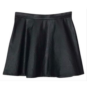 [American Eagle] Faux Leather Mini Skater Skirt